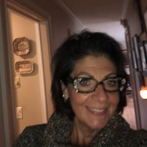 Meet your Posher, Gloria